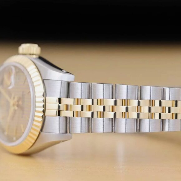 Rolex 18k Ladies Yellow Gold Watch! Mint! main image 6